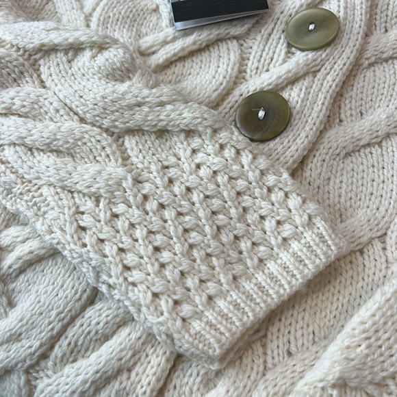 Aran Woolen Mills Women’s 3 Button Long Supersoft Merino Wool Cardigan NEW - Picture 7 of 7